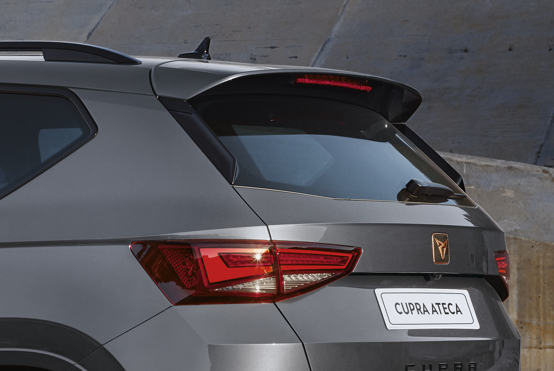 CUPRA Ateca con Spoiler trasero al color de la carrocería