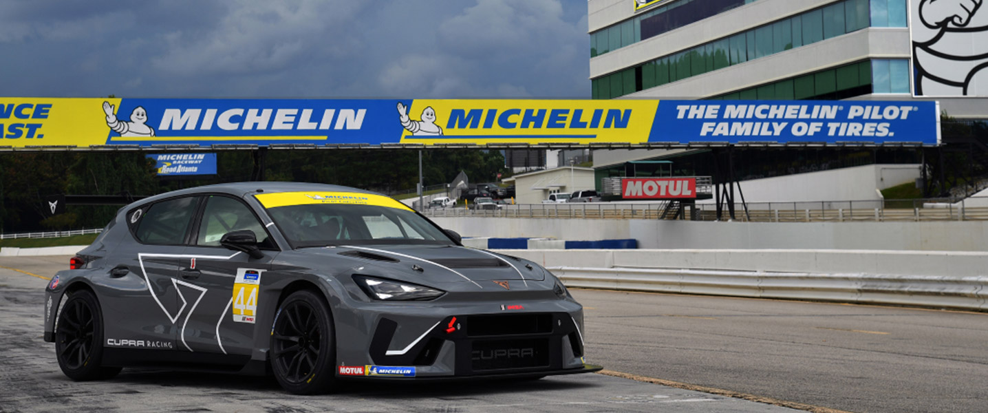 El nuevo CUPRA León VZ TCR llega a EE. UU. para competir en el IMSA Michelin Pilot Challenge 2025